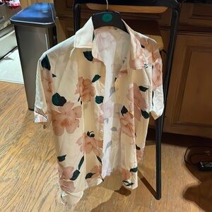 Open collar shirt floral cream